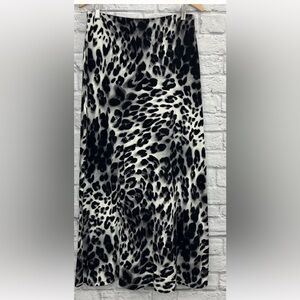 TOMMY BAHAMA BLACK & WHITE ANIMAL PRINT MAXI SKIRT SIZE S